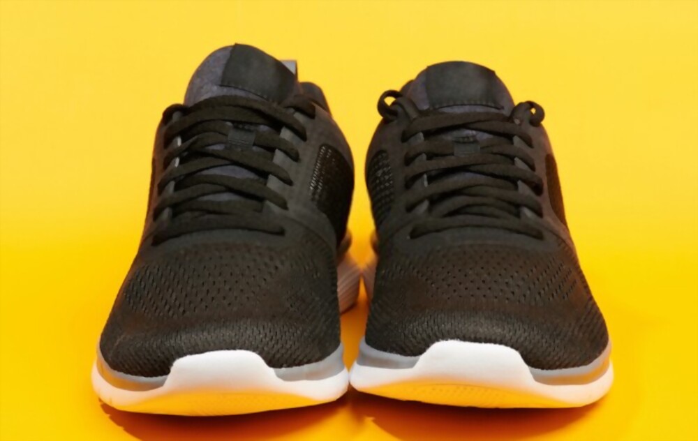 15 Best Walking Shoes For Overweight Women