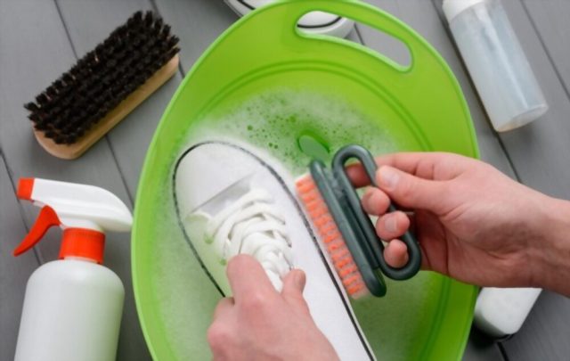 How-to-wash-Adidas-running-shoes